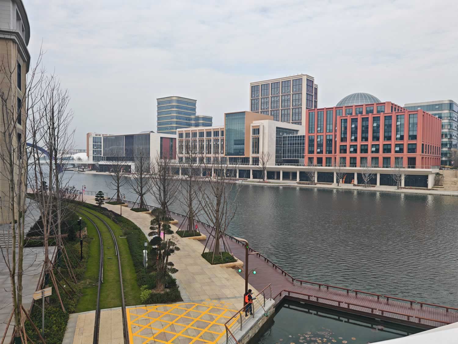 Huawei- Lianqiu Lake