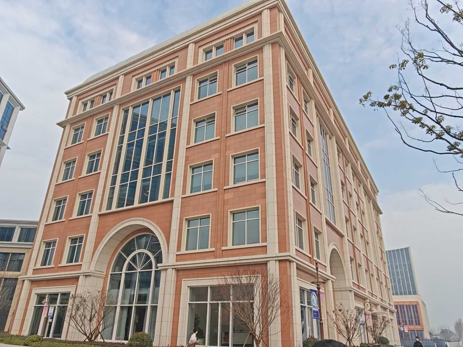 Huawei- Lianqiu Lake