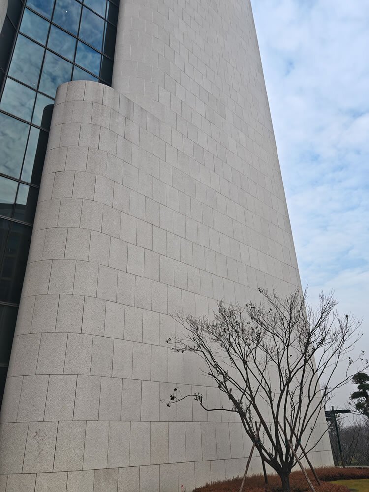 Huawei- Lianqiu Lake