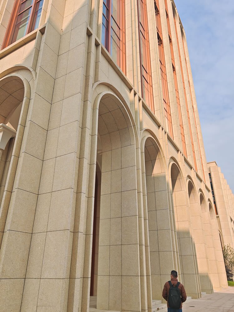 Huawei- Lianqiu Lake